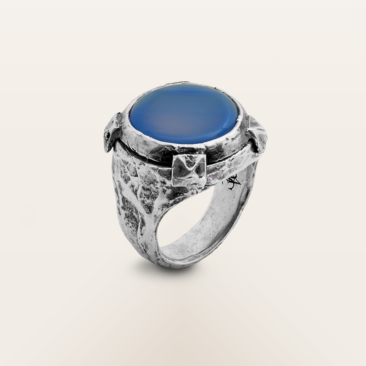 Anello Calcedonio